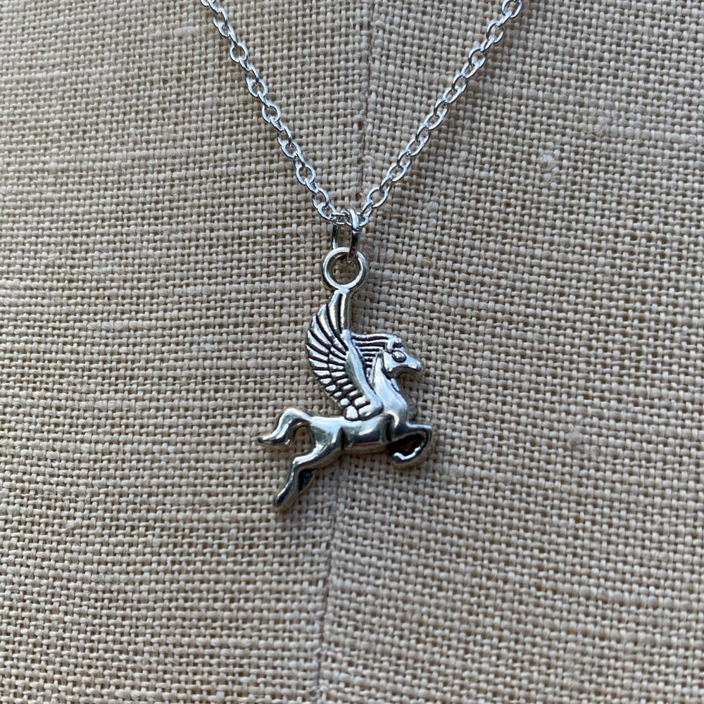 NWT Sterling Silver Plated Chain & Pegasus Horse Alloy Metal Charm Necklace - Picture 10 of 13